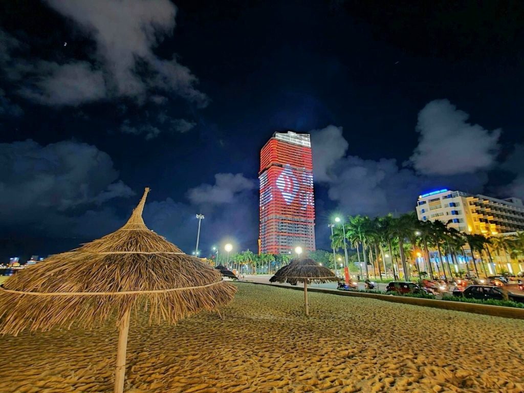 Pull Man View Từ Surf Bar